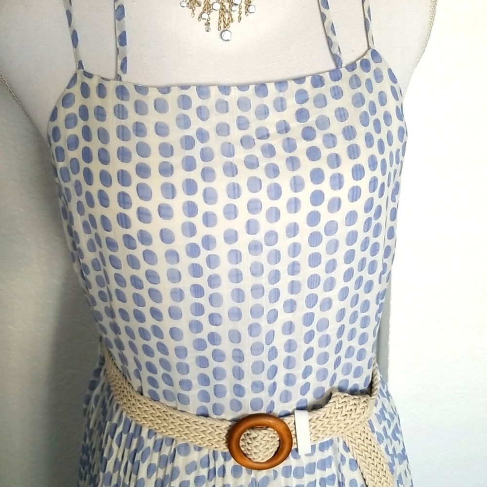 Spring dress - Picture 4 of 10